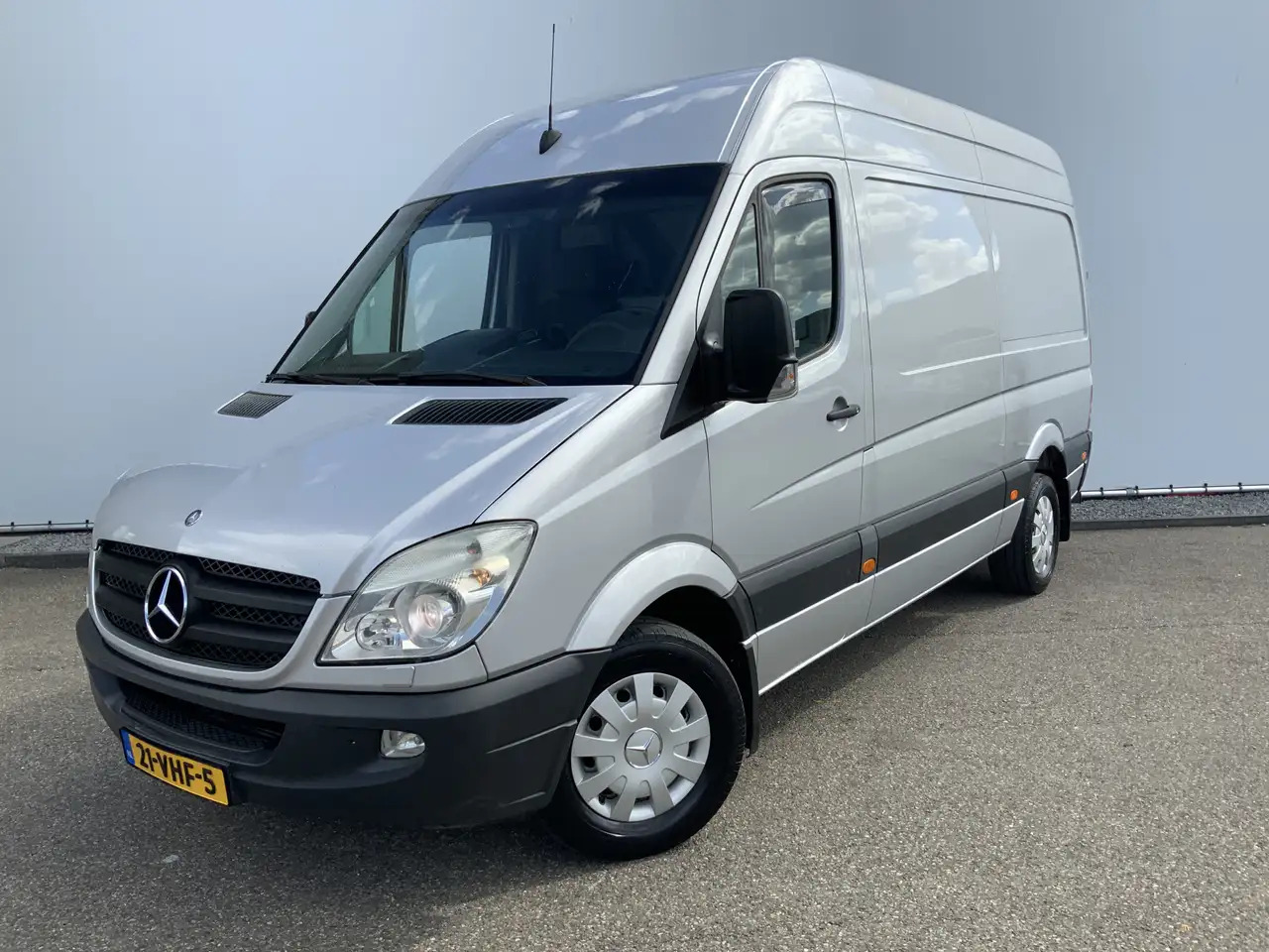 Mercedes-Benz Sprinter 318 3.0 CDI 366 L2 H2 Automaat Airco Cruise Camera - Gesloten bestelwagen: afbeelding 1 Mercedes-Benz Sprinter 318 3.0 CDI 366 L2 H2 Automaat Airco Cruise Camera - Gesloten bestelwagen: afbeelding 1