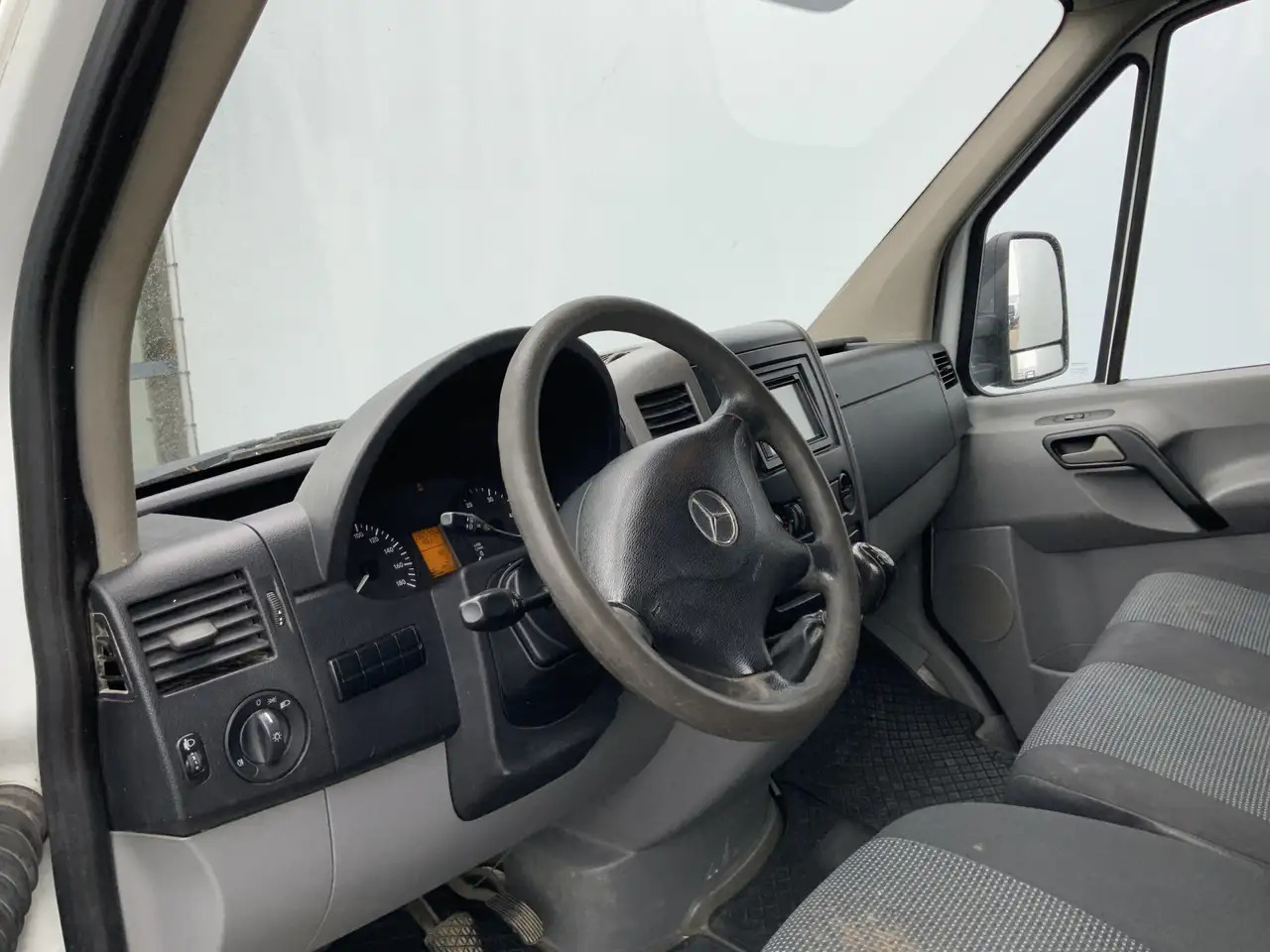 Mercedes-Benz Sprinter 513 2.2 CDI 432 Meubelbak & Deuren 3 Zits Cruise T - Bestelwagen gesloten laadbak: afbeelding 5 Mercedes-Benz Sprinter 513 2.2 CDI 432 Meubelbak & Deuren 3 Zits Cruise T - Bestelwagen gesloten laadbak: afbeelding 5