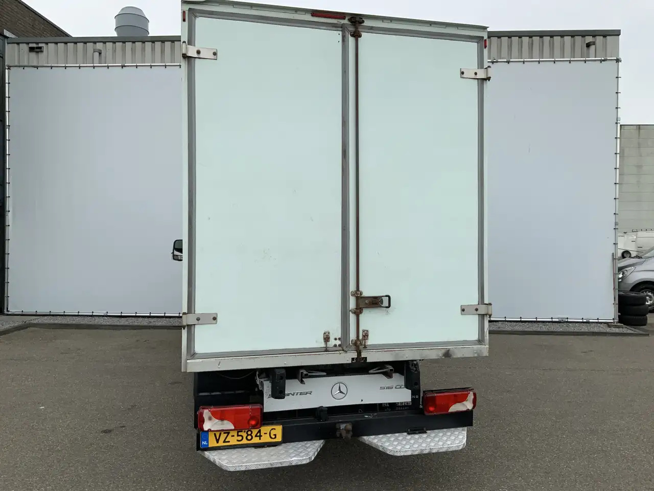 Mercedes-Benz Sprinter 516 2.2 CDI 432 Meubelbak&Deuren &Trap Airco 3 Zit - Bestelwagen gesloten laadbak: afbeelding 2 Mercedes-Benz Sprinter 516 2.2 CDI 432 Meubelbak&Deuren &Trap Airco 3 Zit - Bestelwagen gesloten laadbak: afbeelding 2