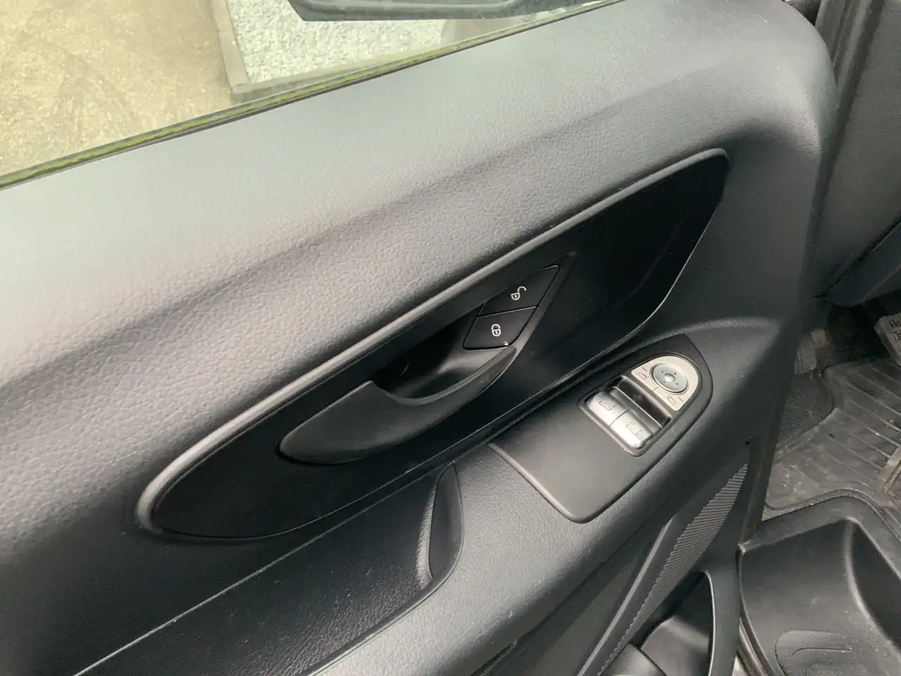 Mercedes-Benz Vito 114 CDI Lang L2 H1 3 Zits Airco Cruise Euro 5 - Kleine bestelwagen: afbeelding 5 Mercedes-Benz Vito 114 CDI Lang L2 H1 3 Zits Airco Cruise Euro 5 - Kleine bestelwagen: afbeelding 5