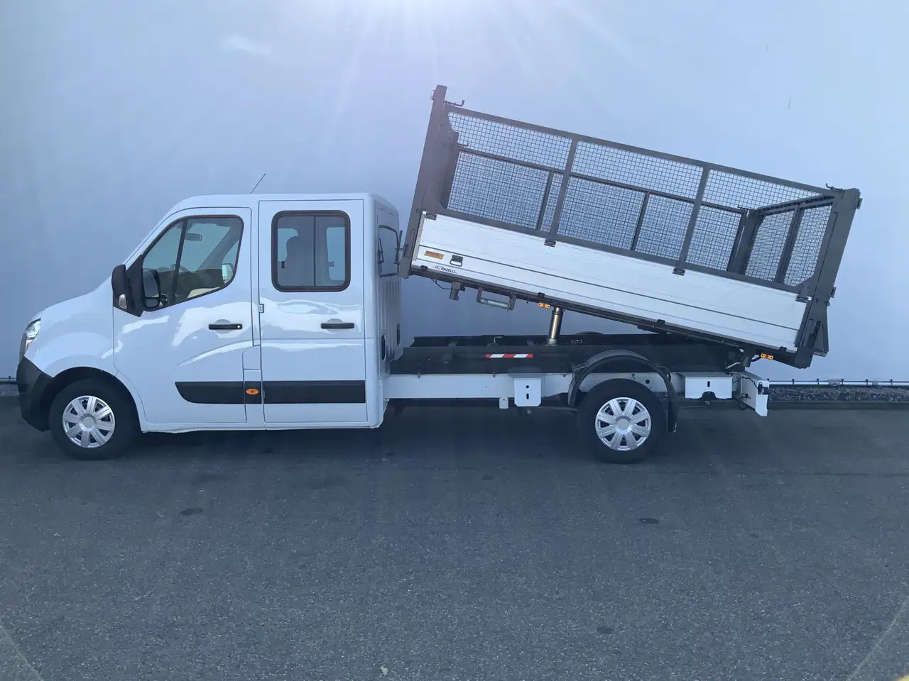 Nissan NV400 2.3 dCi L3H1 Dub Cab 3 Zijde Kipper Airco Bakmaat - Kipper bestelwagen: afbeelding 3 Nissan NV400 2.3 dCi L3H1 Dub Cab 3 Zijde Kipper Airco Bakmaat - Kipper bestelwagen: afbeelding 3
