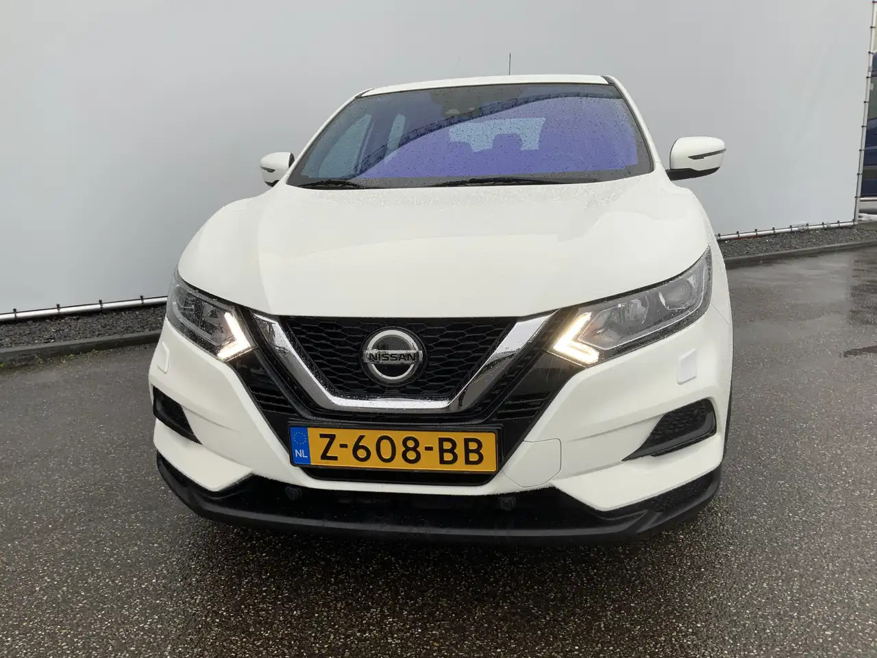 Nissan Qashqai 1.3 DIG-T Visia A SUV Airco Cruise Groot Scherm Na - SUV: afbeelding 2 Nissan Qashqai 1.3 DIG-T Visia A SUV Airco Cruise Groot Scherm Na - SUV: afbeelding 2