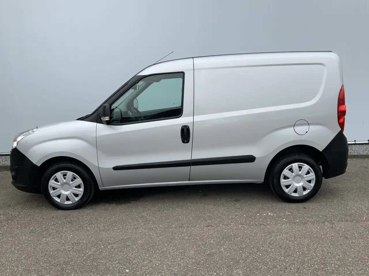 Opel Combo 1.3 CDTi L1H1 Edition Airco Euro 6 - Kleine bestelwagen: afbeelding 3 Opel Combo 1.3 CDTi L1H1 Edition Airco Euro 6 - Kleine bestelwagen: afbeelding 3