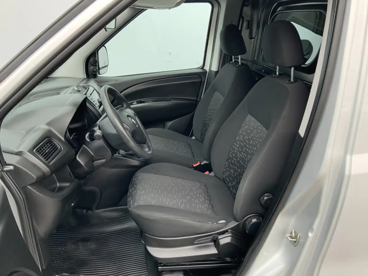 Opel Combo 1.3 CDTi L1H1 Edition Airco Euro 6 - Kleine bestelwagen: afbeelding 4 Opel Combo 1.3 CDTi L1H1 Edition Airco Euro 6 - Kleine bestelwagen: afbeelding 4