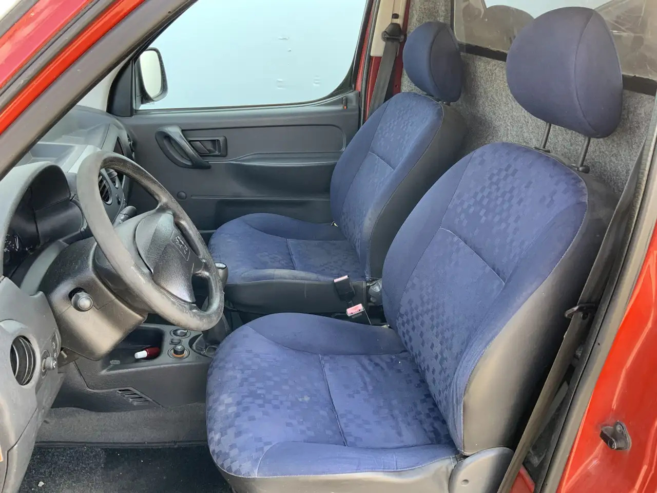 Peugeot Partner 170C 1.4 Avantage Benzine Trekhaak 900 kg Elec Raa - Kleine bestelwagen: afbeelding 4 Peugeot Partner 170C 1.4 Avantage Benzine Trekhaak 900 kg Elec Raa - Kleine bestelwagen: afbeelding 4