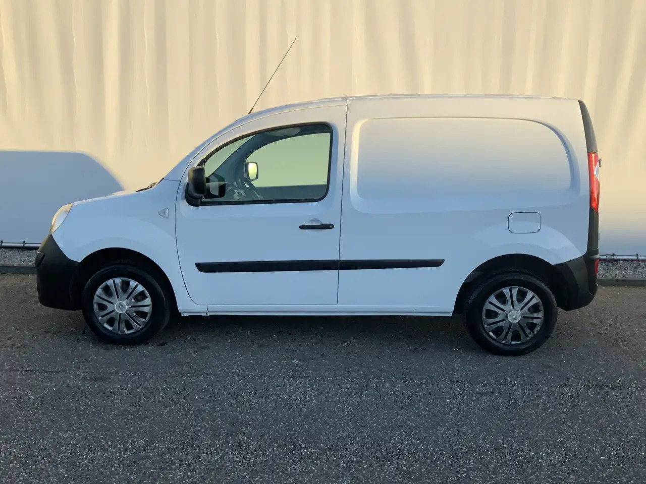 Renault Kangoo Express 1.5 dCi 70 Express Comfort Airco Trekhaak - Kleine bestelwagen: afbeelding 3 Renault Kangoo Express 1.5 dCi 70 Express Comfort Airco Trekhaak - Kleine bestelwagen: afbeelding 3