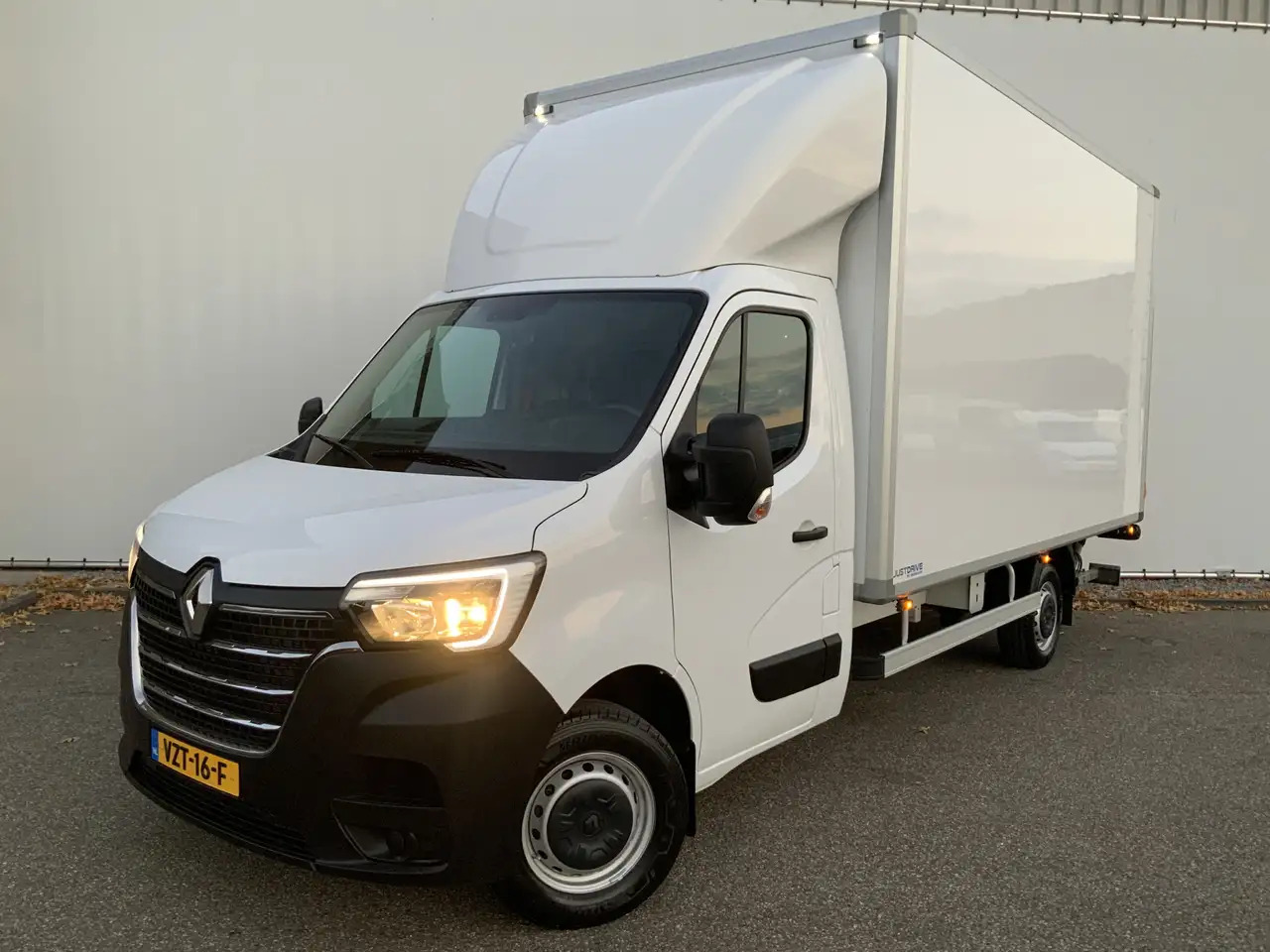 Renault Master T35 2.3 dCi 145 L3 Meubelbak&Klep Zijdeur Airco Cr - Bestelwagen gesloten laadbak: afbeelding 1 Renault Master T35 2.3 dCi 145 L3 Meubelbak&Klep Zijdeur Airco Cr - Bestelwagen gesloten laadbak: afbeelding 1