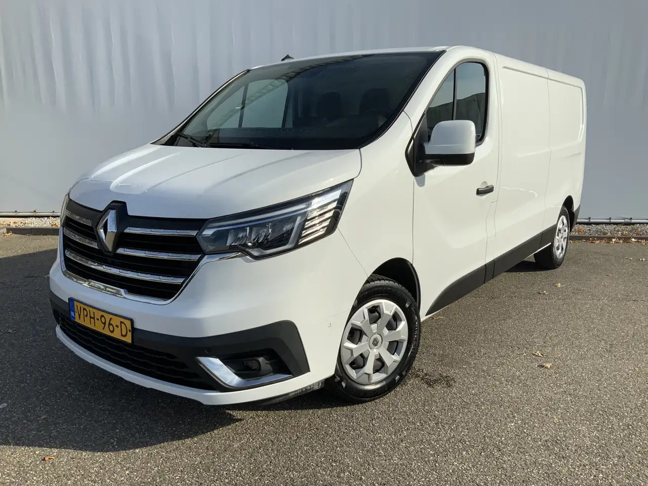 Renault Trafic 2.0 dCi 130 T30 L2H1 Work Edition Airco Cruise Nav - Gesloten bestelwagen: afbeelding 1 Renault Trafic 2.0 dCi 130 T30 L2H1 Work Edition Airco Cruise Nav - Gesloten bestelwagen: afbeelding 1
