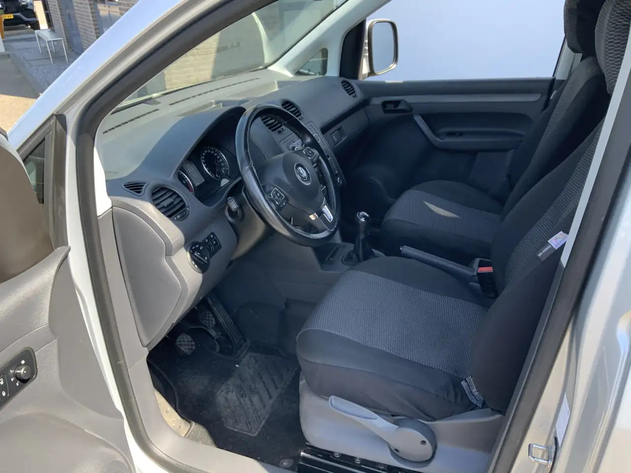 Volkswagen Caddy 1.6 TDI Airco Imperiaal Trekhaak 1400 kg navi Crui - Kleine bestelwagen: afbeelding 4 Volkswagen Caddy 1.6 TDI Airco Imperiaal Trekhaak 1400 kg navi Crui - Kleine bestelwagen: afbeelding 4