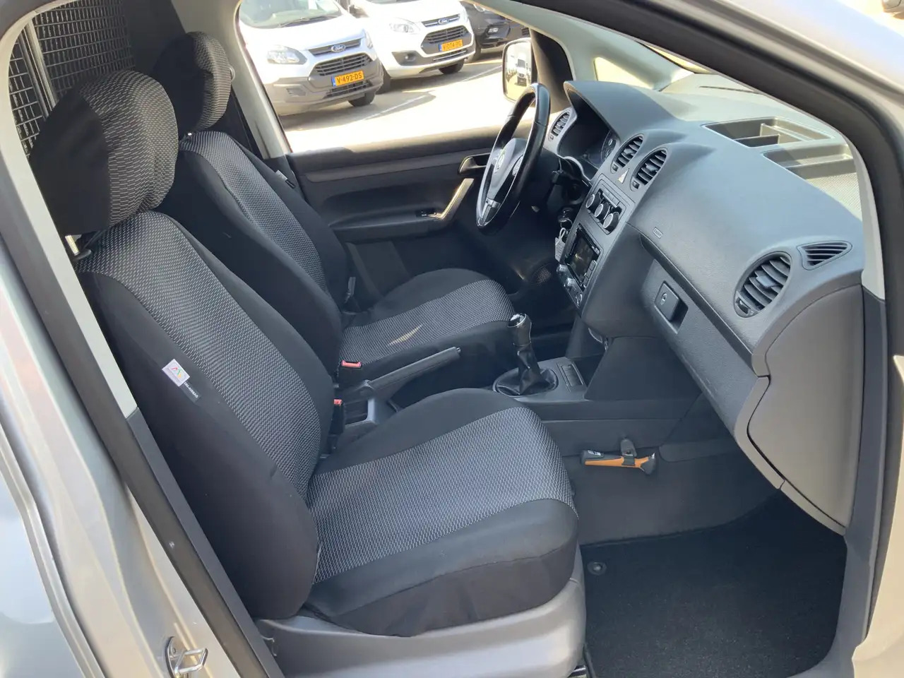 Volkswagen Caddy 1.6 TDI Airco Imperiaal Trekhaak 1400 kg navi Crui - Kleine bestelwagen: afbeelding 5 Volkswagen Caddy 1.6 TDI Airco Imperiaal Trekhaak 1400 kg navi Crui - Kleine bestelwagen: afbeelding 5