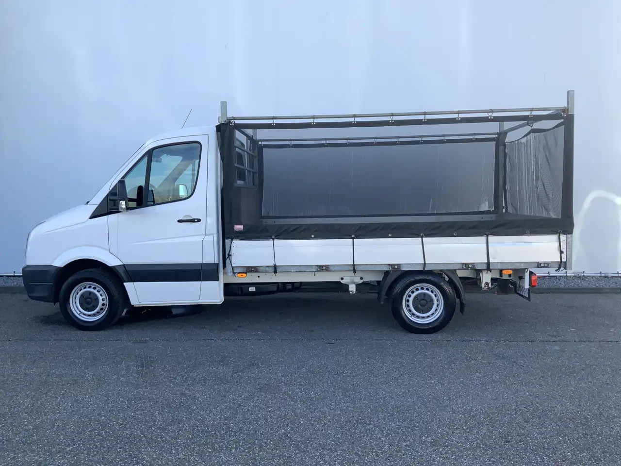 Volkswagen Crafter 50 2.0 TDI L2H1Pick Up Airco Cruise Trekhaak 3500 - Bestelwagen met open laadbak: afbeelding 3 Volkswagen Crafter 50 2.0 TDI L2H1Pick Up Airco Cruise Trekhaak 3500 - Bestelwagen met open laadbak: afbeelding 3