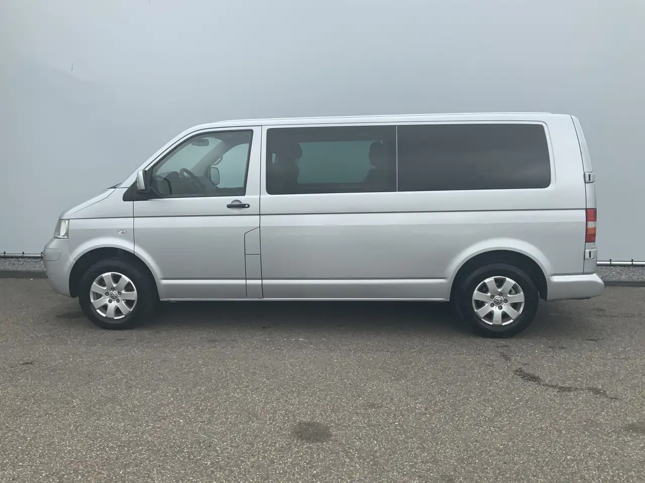 Volkswagen T5 Transporter 2.5 TDI 340 Automaat Trendline Dub Cab 5 Zits Leer - Bestelwagen met dubbele cabine: afbeelding 3 Volkswagen T5 Transporter 2.5 TDI 340 Automaat Trendline Dub Cab 5 Zits Leer - Bestelwagen met dubbele cabine: afbeelding 3