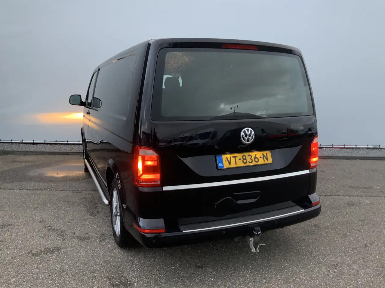 Volkswagen T6 Transporter 2.0 TDI L2H2 Highline Automaat Airco Cruise Navi A - Gesloten bestelwagen: afbeelding 2 Volkswagen T6 Transporter 2.0 TDI L2H2 Highline Automaat Airco Cruise Navi A - Gesloten bestelwagen: afbeelding 2