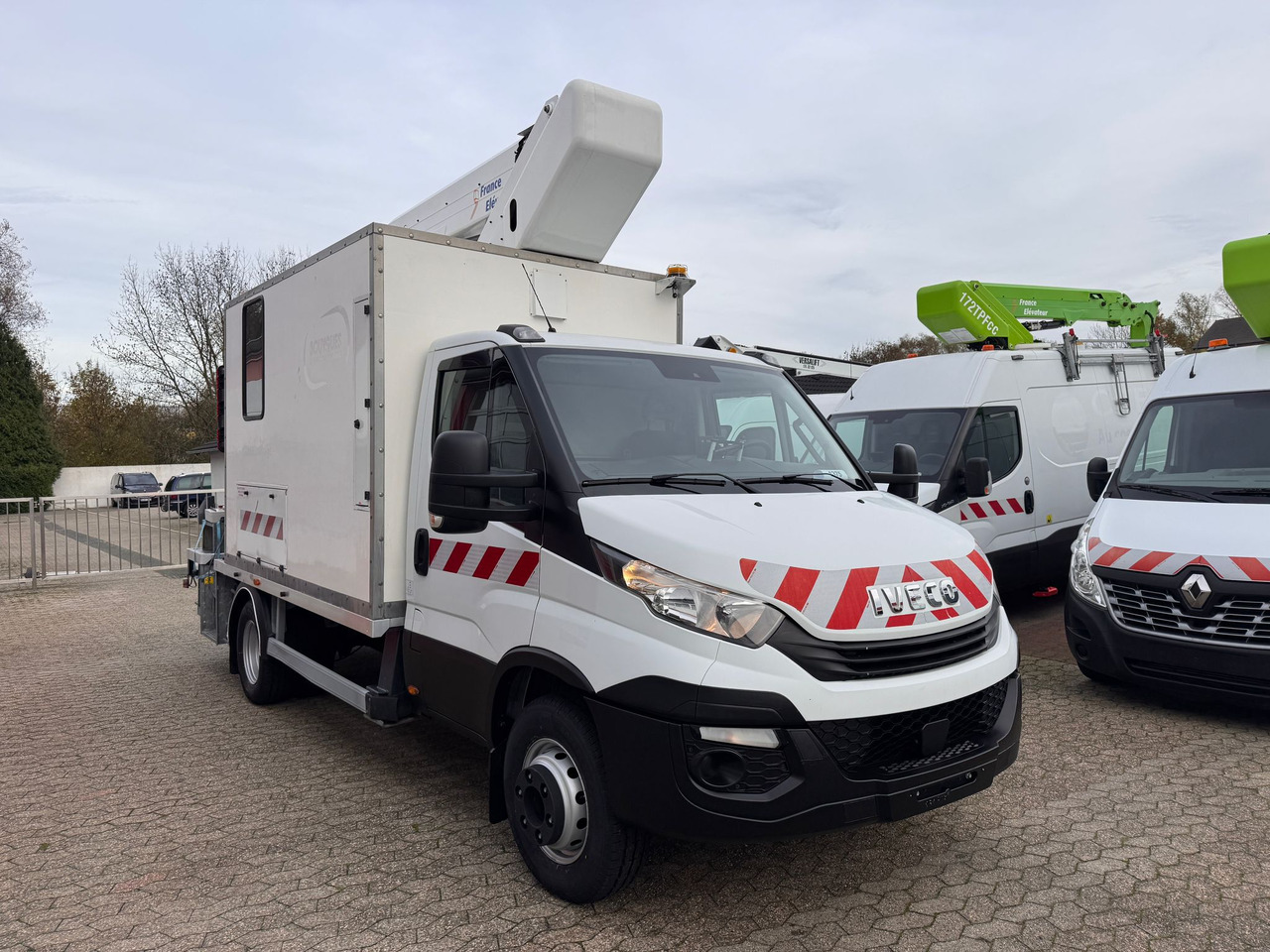 IVECO Daily 70C18 Hubarbeitsbühne Steiger France Elevateur 172 CPL EURO 6C - Vrachtwagen hoogwerker: afbeelding 2 IVECO Daily 70C18 Hubarbeitsbühne Steiger France Elevateur 172 CPL EURO 6C - Vrachtwagen hoogwerker: afbeelding 2