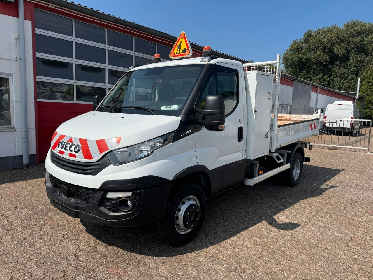 Iveco 70C18 Kipper 3625 kg Nutzlast! Klima EURO 6C - Kipper bestelwagen: afbeelding 1 Iveco 70C18 Kipper 3625 kg Nutzlast! Klima EURO 6C - Kipper bestelwagen: afbeelding 1
