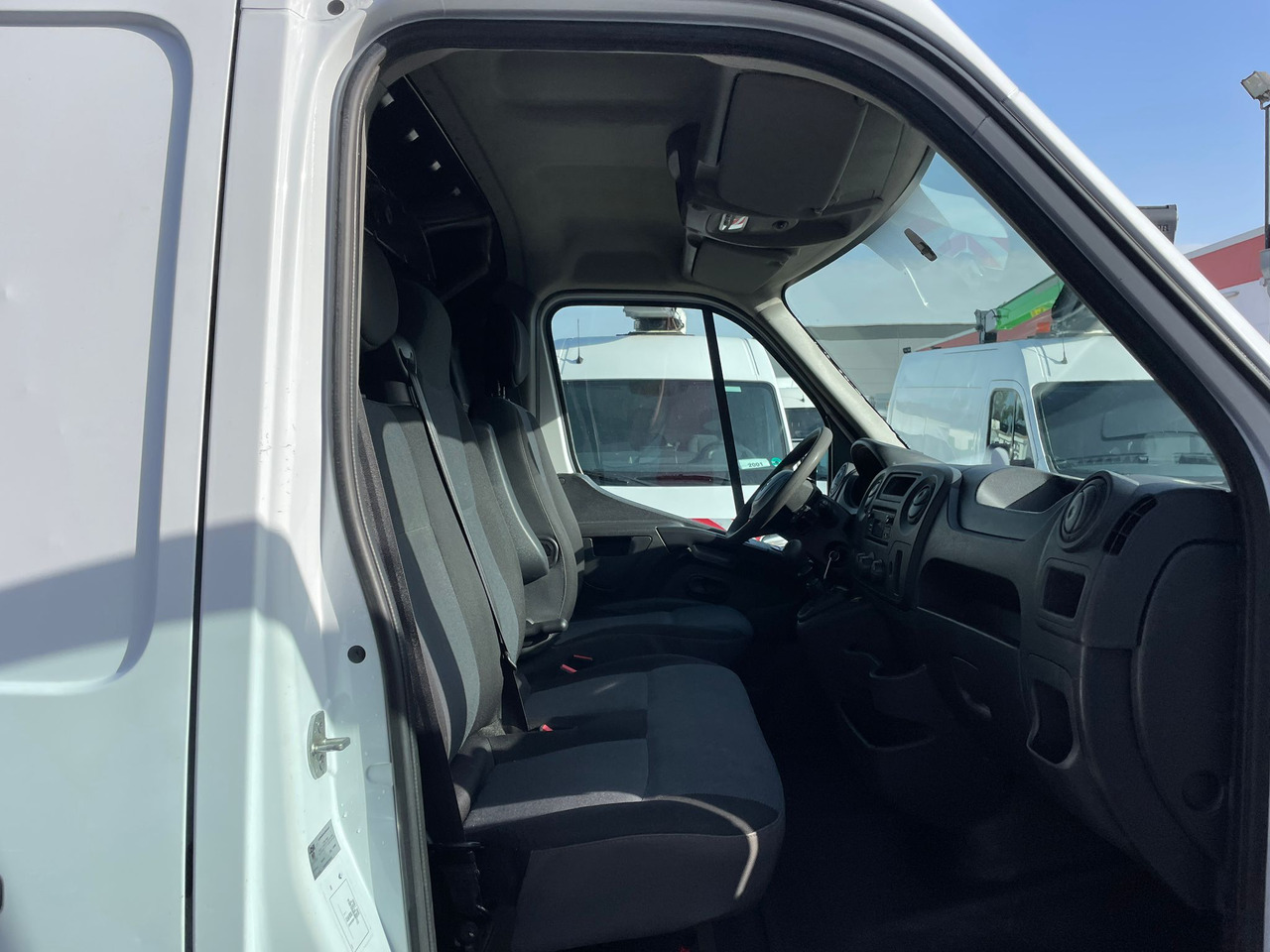 Leasing Renault Master Hubarbeitsbühne Time Versalift ETL-32-125 Renault Master Hubarbeitsbühne Time Versalift ETL-32-125: afbeelding 15 Leasing Renault Master Hubarbeitsbühne Time Versalift ETL-32-125 Renault Master Hubarbeitsbühne Time Versalift ETL-32-125: afbeelding 15