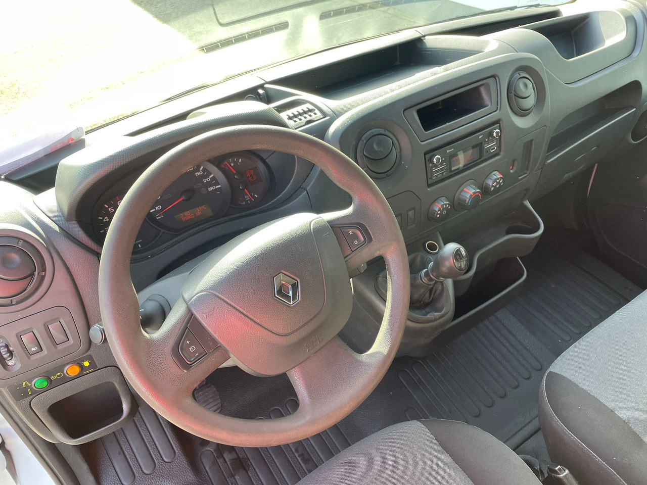 Leasing Renault Master Hubarbeitsbühne Time Versalift ETL-32-125 Renault Master Hubarbeitsbühne Time Versalift ETL-32-125: afbeelding 16 Leasing Renault Master Hubarbeitsbühne Time Versalift ETL-32-125 Renault Master Hubarbeitsbühne Time Versalift ETL-32-125: afbeelding 16