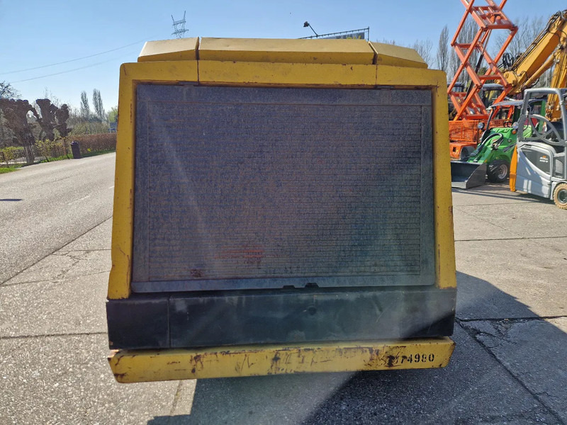 Atlas-Copco XAS350DD VERY LOW HOURS - Luchtcompressor: afbeelding 4 Atlas-Copco XAS350DD VERY LOW HOURS - Luchtcompressor: afbeelding 4