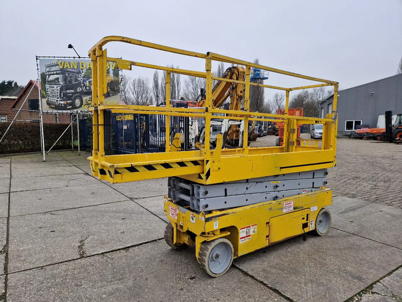 Genie GS2032 elektrisch werkhoogte 8m. en uitschuifplatform - Schaarlift: afbeelding 3 Genie GS2032 elektrisch werkhoogte 8m. en uitschuifplatform - Schaarlift: afbeelding 3