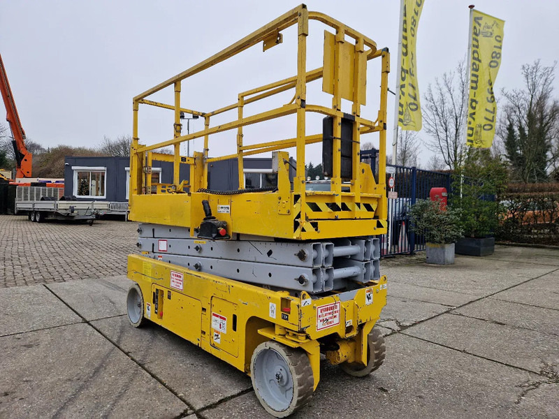 Genie GS2032 elektrisch werkhoogte 8m. met keuring - Schaarlift: afbeelding 3 Genie GS2032 elektrisch werkhoogte 8m. met keuring - Schaarlift: afbeelding 3