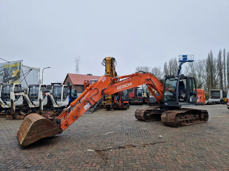Hitachi ZX160LC-3 rijwerk zéér netjes - Rupsgraafmachine: afbeelding 2 Hitachi ZX160LC-3 rijwerk zéér netjes - Rupsgraafmachine: afbeelding 2