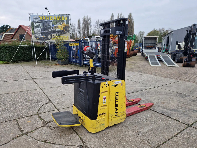 Hyster S1.5S elektrische stapelaar hefhoogte 3.17m. - Stapelaar: afbeelding 5 Hyster S1.5S elektrische stapelaar hefhoogte 3.17m. - Stapelaar: afbeelding 5