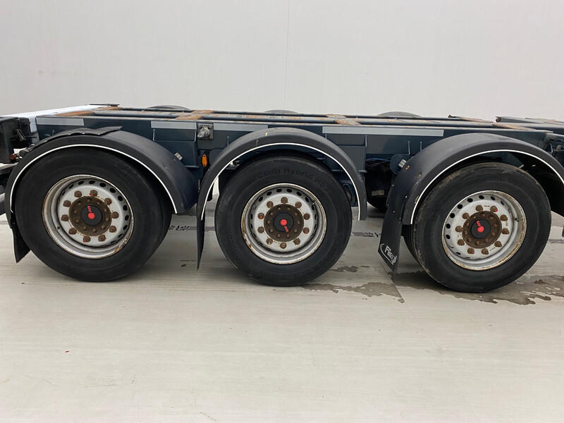 Fliegl Polyvalent skelet 2 x 20-30-40-45 ft - Containertransporter/ Wissellaadbak oplegger: afbeelding 3 Fliegl Polyvalent skelet 2 x 20-30-40-45 ft - Containertransporter/ Wissellaadbak oplegger: afbeelding 3