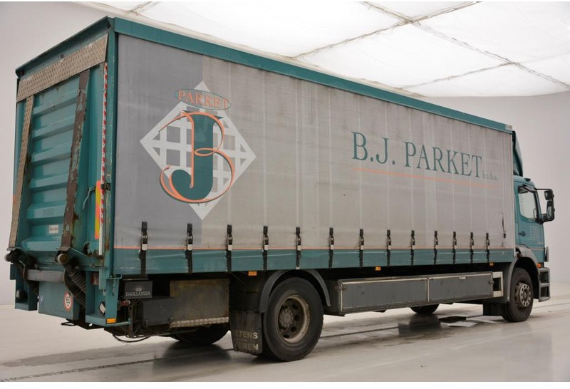 Mercedes-Benz Atego 1823 - damaged engine - Schuifzeilen vrachtwagen: afbeelding 4 Mercedes-Benz Atego 1823 - damaged engine - Schuifzeilen vrachtwagen: afbeelding 4