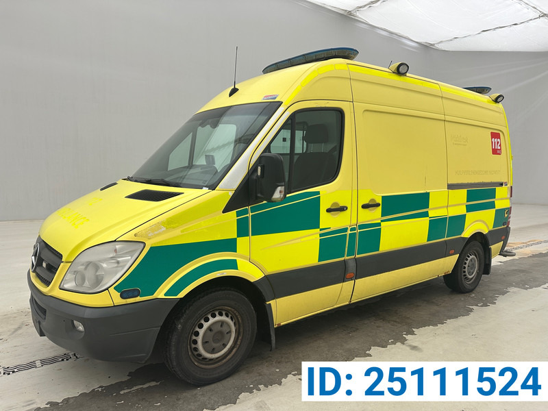 Mercedes-Benz Sprinter 319 CDI - Ambulance: afbeelding 1 Mercedes-Benz Sprinter 319 CDI - Ambulance: afbeelding 1