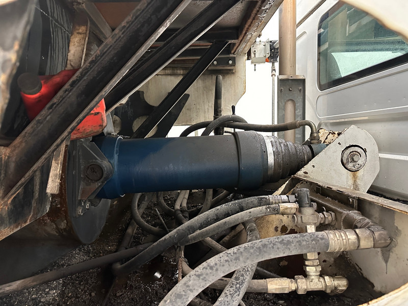 Renault Premium 370 - Kipper vrachtwagen: afbeelding 4 Renault Premium 370 - Kipper vrachtwagen: afbeelding 4