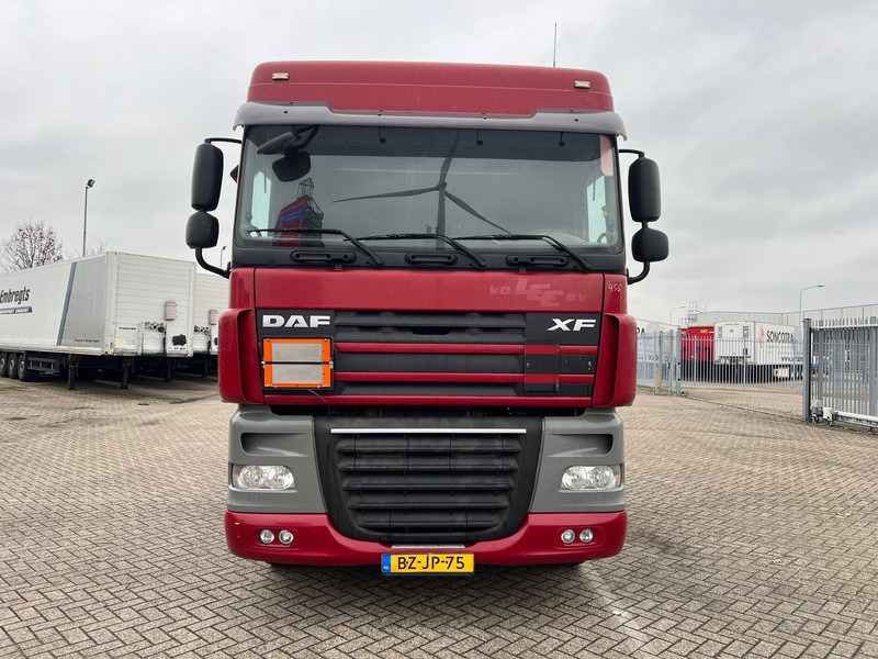 DAF XF105.410 Space Cab - ADR* - Trekker: afbeelding 2 DAF XF105.410 Space Cab - ADR* - Trekker: afbeelding 2