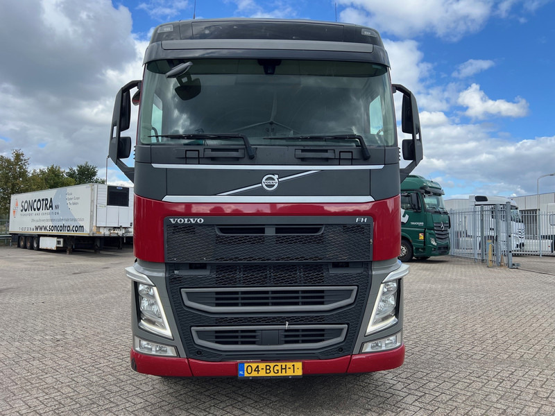Volvo FH13.420 Globetrotter - ADR - Trekker: afbeelding 2 Volvo FH13.420 Globetrotter - ADR - Trekker: afbeelding 2