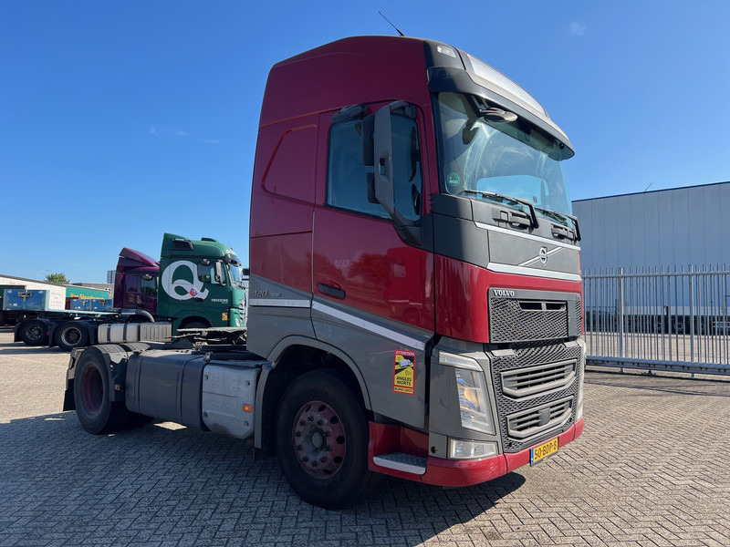 Volvo FH13.420 Globetrotter - ADR - Trekker: afbeelding 3 Volvo FH13.420 Globetrotter - ADR - Trekker: afbeelding 3