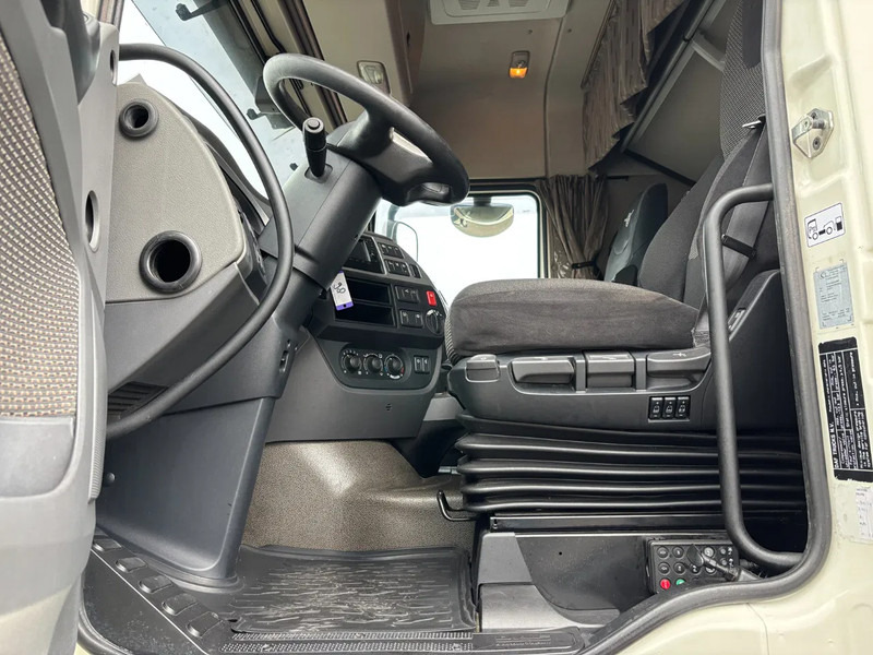 DAF XF 510 Spacecab Euro 6 Retarder - Schuifzeilen vrachtwagen: afbeelding 5 DAF XF 510 Spacecab Euro 6 Retarder - Schuifzeilen vrachtwagen: afbeelding 5