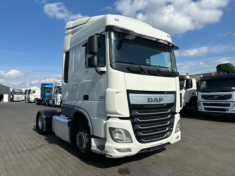 DAF XF 460 Spacecab Euro 6 - Trekker: afbeelding 2 DAF XF 460 Spacecab Euro 6 - Trekker: afbeelding 2