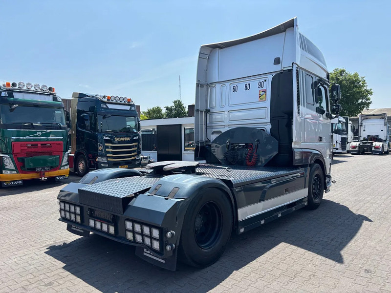 DAF XF 530 Super Spacecab Euro 6 Retarder - Trekker: afbeelding 4 DAF XF 530 Super Spacecab Euro 6 Retarder - Trekker: afbeelding 4
