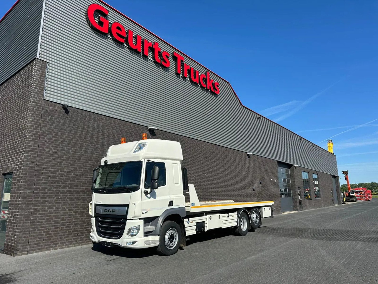 DAF CF 410 6X2 M4SN3 OPRIJWAGEN / MACHINE TRANSPORTE - Autovrachtwagen vrachtwagen: afbeelding 2 DAF CF 410 6X2 M4SN3 OPRIJWAGEN / MACHINE TRANSPORTE - Autovrachtwagen vrachtwagen: afbeelding 2
