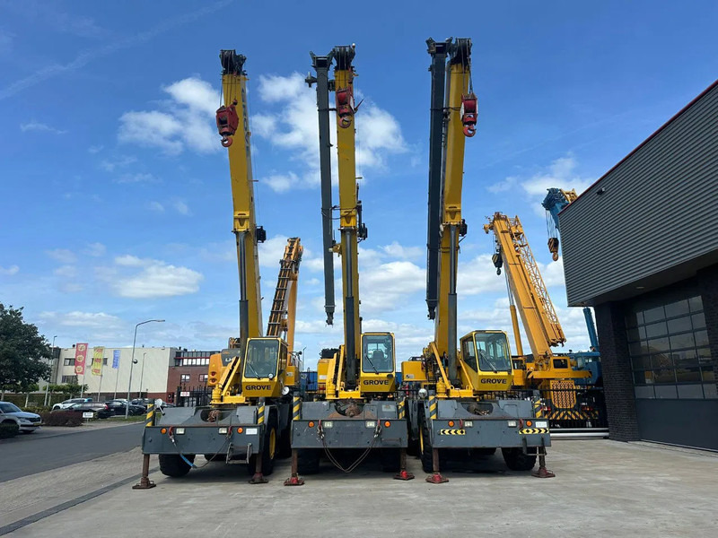 Grove RT 530E ROUGH TERRAIN CRANE - Ruwterreinkraan: afbeelding 2 Grove RT 530E ROUGH TERRAIN CRANE - Ruwterreinkraan: afbeelding 2