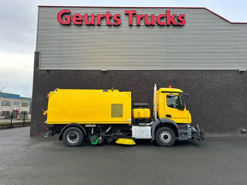 Mercedes-Benz Arocs 1824 4X2 BEAM A9000 SWEEPING TRUCK/ KEHRMASCHINE/VEEGWAGEN/FAHRBAHNREINIGER/AIRPORT CLEANER WITH MAGNET - Veegwagen: afbeelding 4 Mercedes-Benz Arocs 1824 4X2 BEAM A9000 SWEEPING TRUCK/ KEHRMASCHINE/VEEGWAGEN/FAHRBAHNREINIGER/AIRPORT CLEANER WITH MAGNET - Veegwagen: afbeelding 4