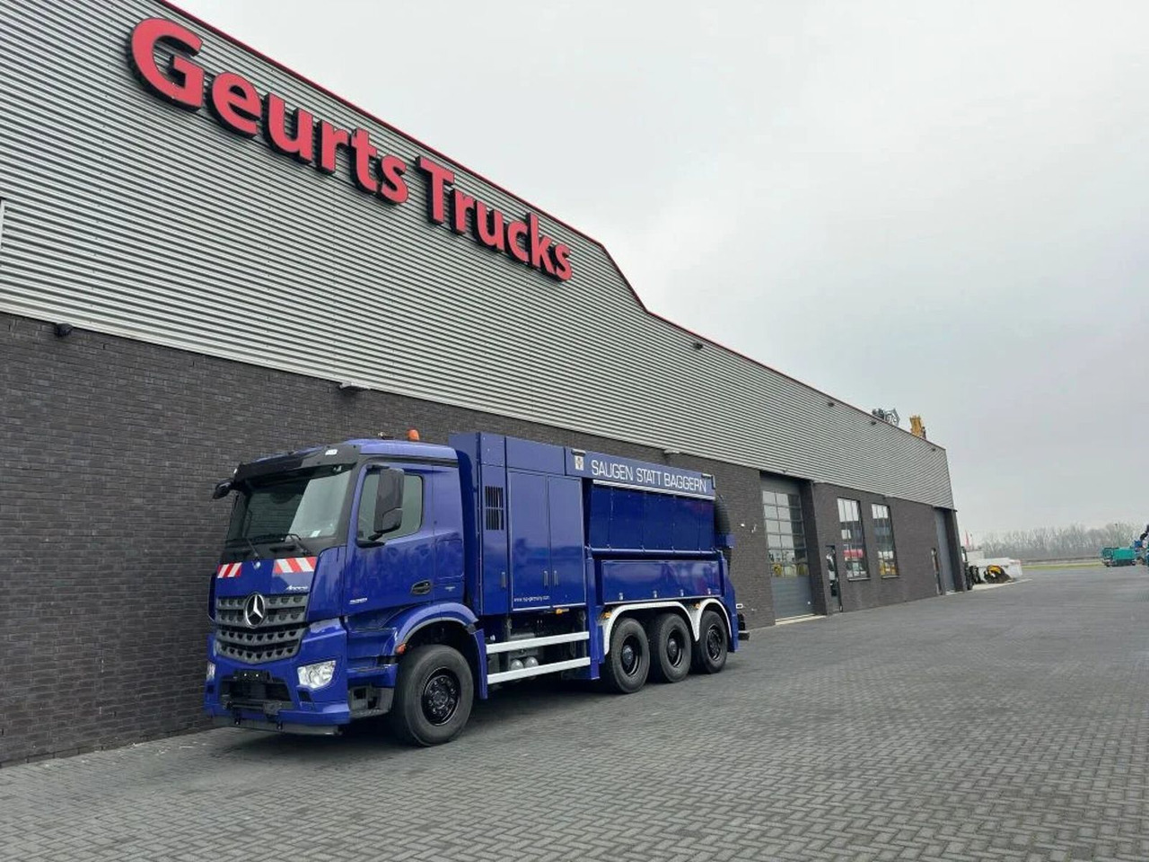 Mercedes-Benz Arocs 3251 8X4 RSP ESE 6 RD 8000 SAUGBAGGER/SUCT - Vacuümwagen: afbeelding 2 Mercedes-Benz Arocs 3251 8X4 RSP ESE 6 RD 8000 SAUGBAGGER/SUCT - Vacuümwagen: afbeelding 2