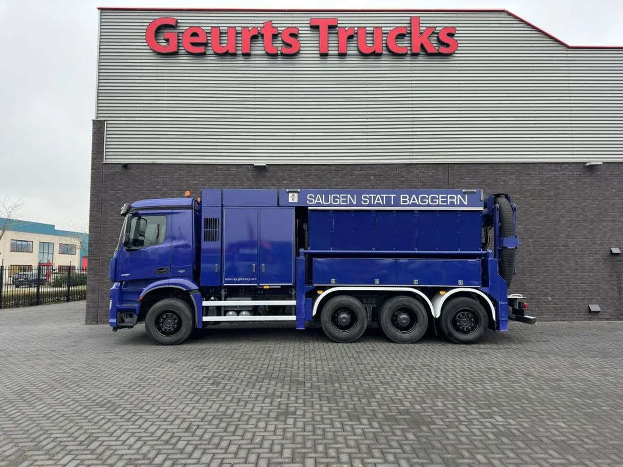 Mercedes-Benz Arocs 3251 8X4 RSP ESE 6 RD 8000 SAUGBAGGER/SUCT - Vacuümwagen: afbeelding 1 Mercedes-Benz Arocs 3251 8X4 RSP ESE 6 RD 8000 SAUGBAGGER/SUCT - Vacuümwagen: afbeelding 1