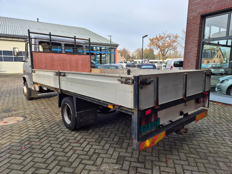 Mercedes-Benz 811. steel suspension - Vrachtwagen met open laadbak: afbeelding 3 Mercedes-Benz 811. steel suspension - Vrachtwagen met open laadbak: afbeelding 3