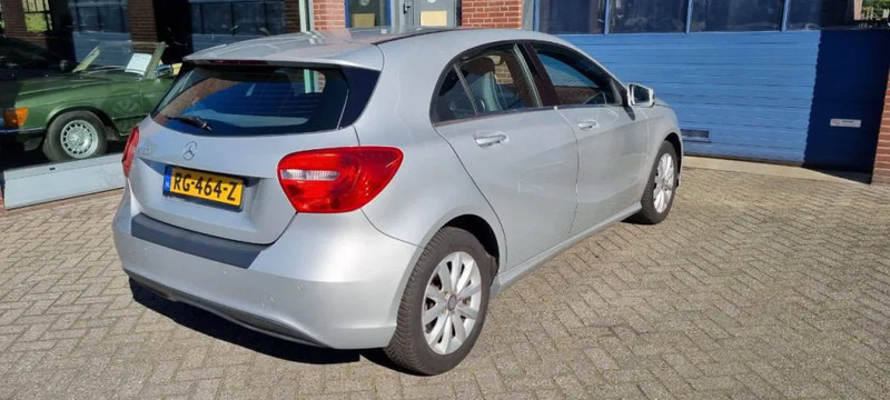 Mercedes-Benz A-Klasse 180 automaat.. 180 automaat - Personenwagen: afbeelding 4 Mercedes-Benz A-Klasse 180 automaat.. 180 automaat - Personenwagen: afbeelding 4