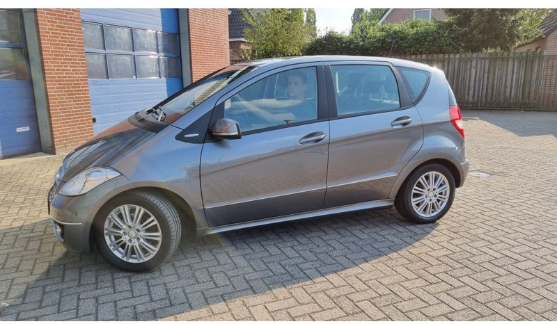 Mercedes-Benz A-Klasse A160 Automaat Elegance.airco.trekhaak. - Hatchback: afbeelding 3 Mercedes-Benz A-Klasse A160 Automaat Elegance.airco.trekhaak. - Hatchback: afbeelding 3