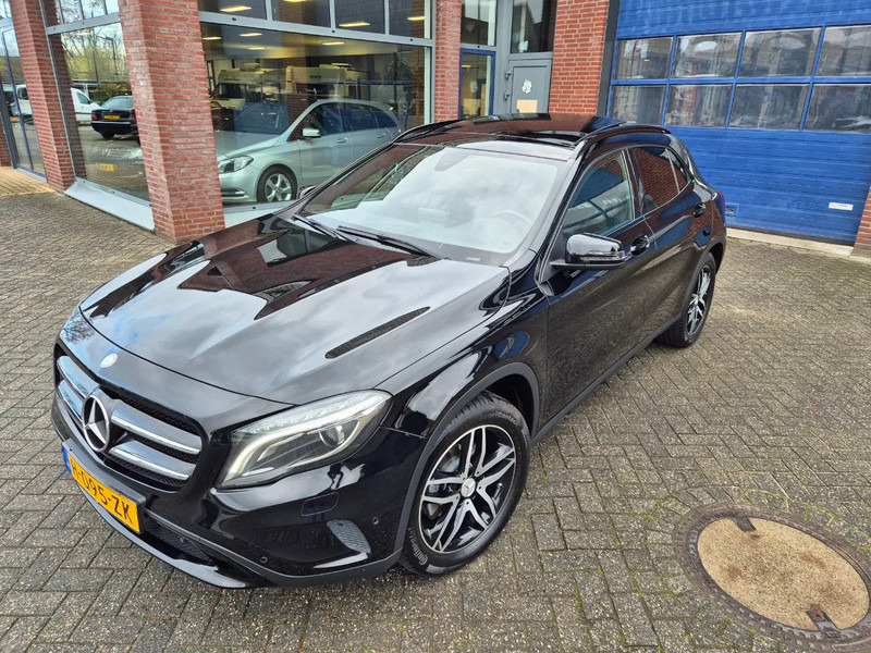 Mercedes-Benz GLA 200 AMG line Automaat prestige - Personenwagen: afbeelding 2 Mercedes-Benz GLA 200 AMG line Automaat prestige - Personenwagen: afbeelding 2