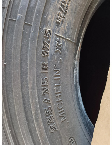 Michelin 235/75R 17.5 - Band voor Vrachtwagen: afbeelding 4 Michelin 235/75R 17.5 - Band voor Vrachtwagen: afbeelding 4