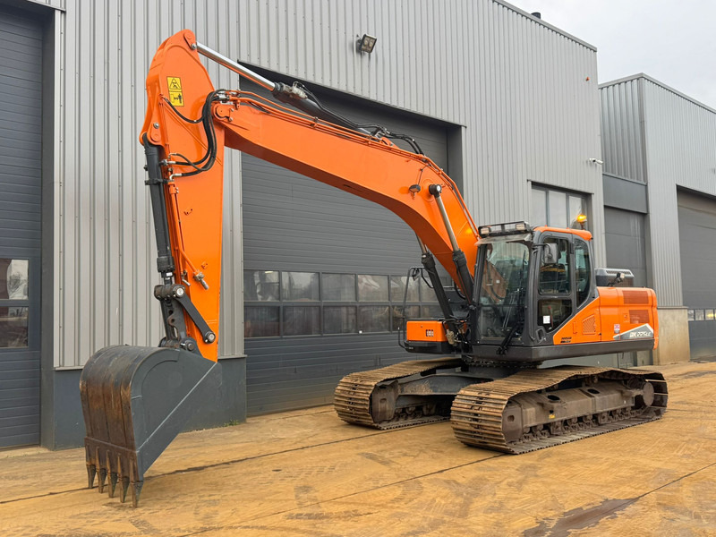 Doosan DX225LC-7 - Rupsgraafmachine: afbeelding 2 Doosan DX225LC-7 - Rupsgraafmachine: afbeelding 2