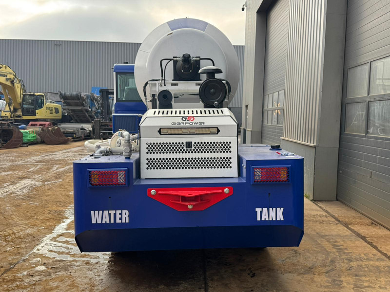 Giga power GW5500 4x4 Self Loading Concrete Mixer - Betonmixer: afbeelding 4 Giga power GW5500 4x4 Self Loading Concrete Mixer - Betonmixer: afbeelding 4