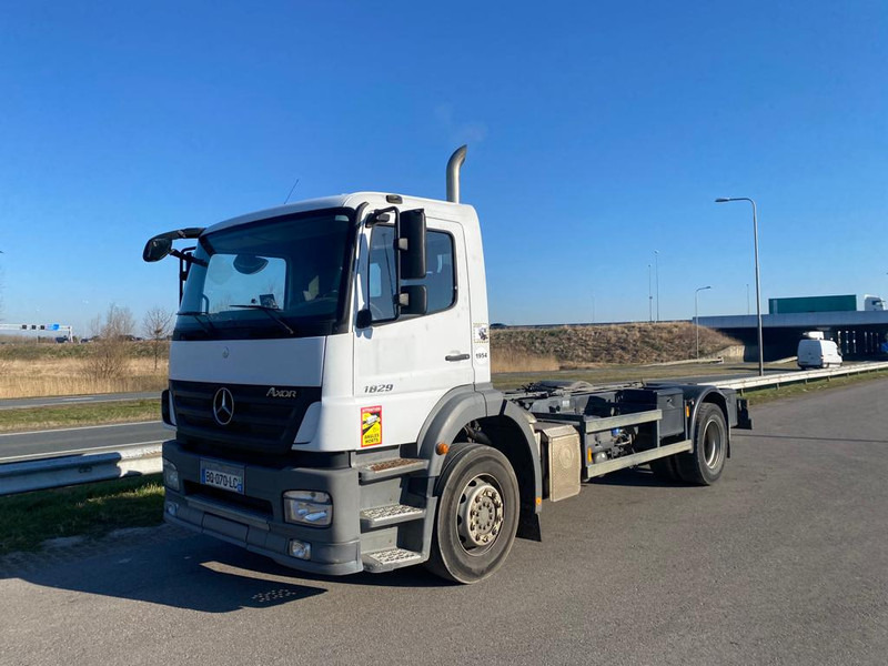 MERCEDESBENZ AXOR 1829 4x2 chassis cab - Chassis vrachtwagen: afbeelding 1 MERCEDESBENZ AXOR 1829 4x2 chassis cab - Chassis vrachtwagen: afbeelding 1
