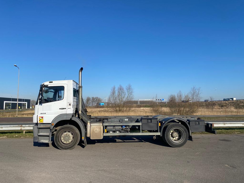 MERCEDESBENZ AXOR 1829 4x2 chassis cab - Chassis vrachtwagen: afbeelding 3 MERCEDESBENZ AXOR 1829 4x2 chassis cab - Chassis vrachtwagen: afbeelding 3